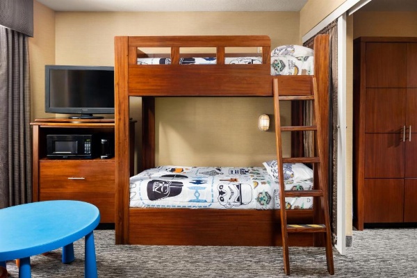 Anaheim Portofino Inn and Suites image 17